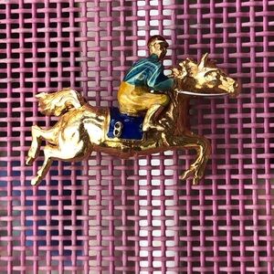 18kt gold enamel jockey on horse…detailed